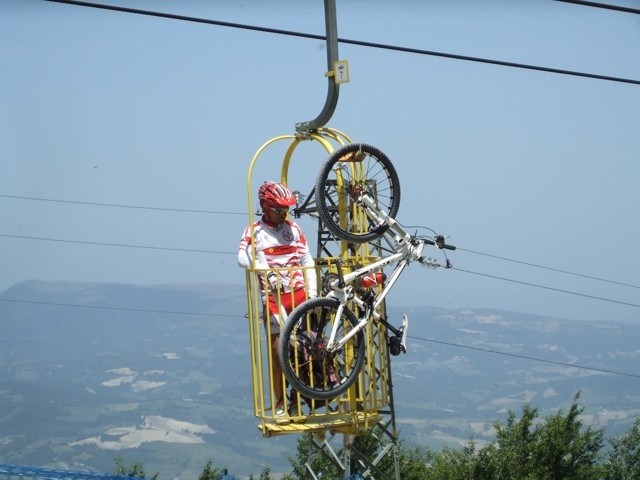 funivia di san genesio con bicicletta